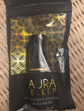 Laura Geller Black & Gold Retractable Kabuki Brush
